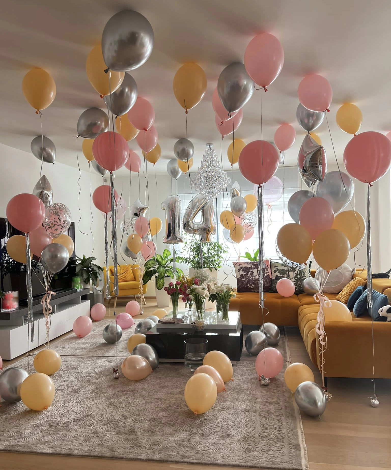 Balloon decoration “Freya”