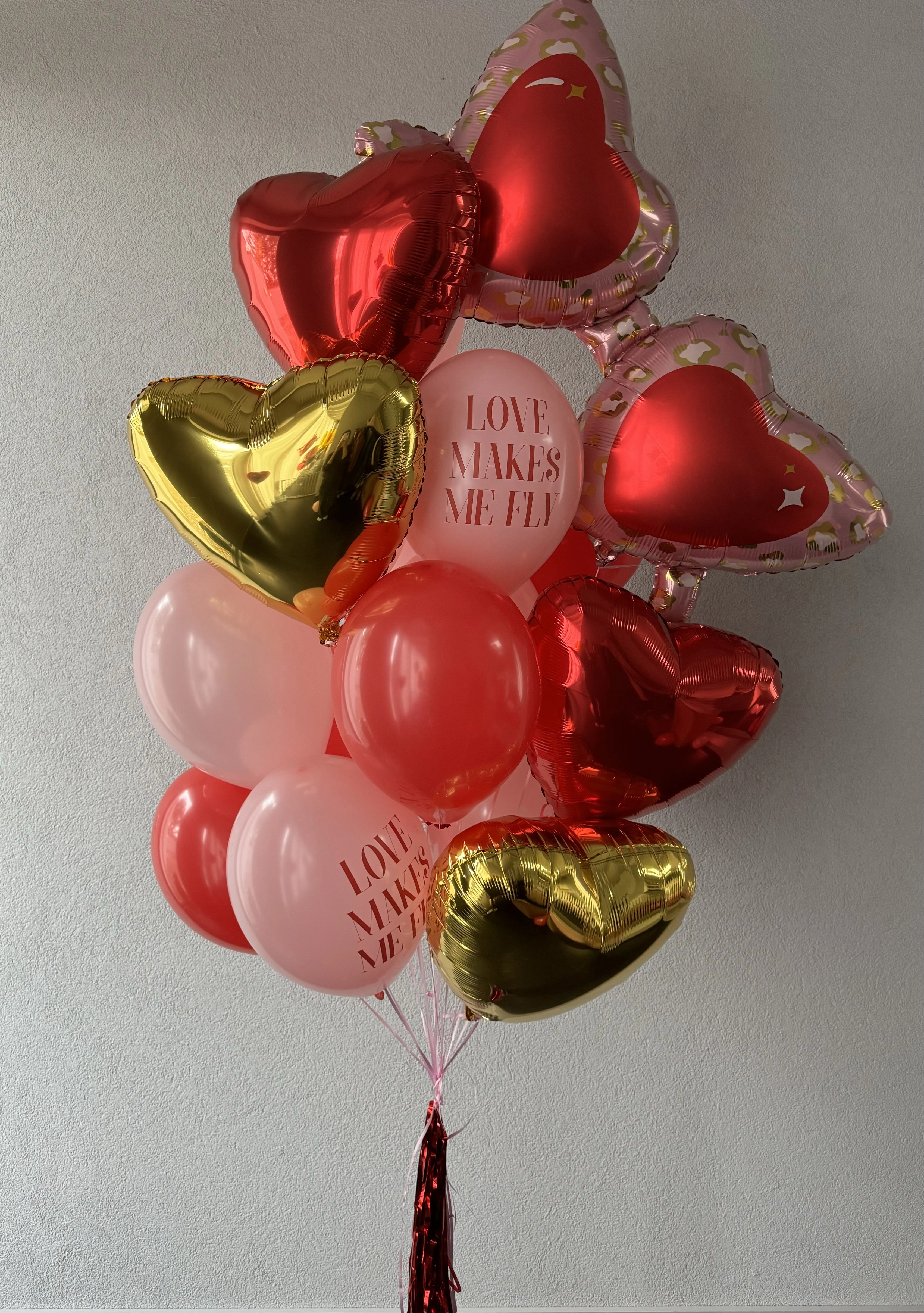 Balloon arrangement «Pink glasses»