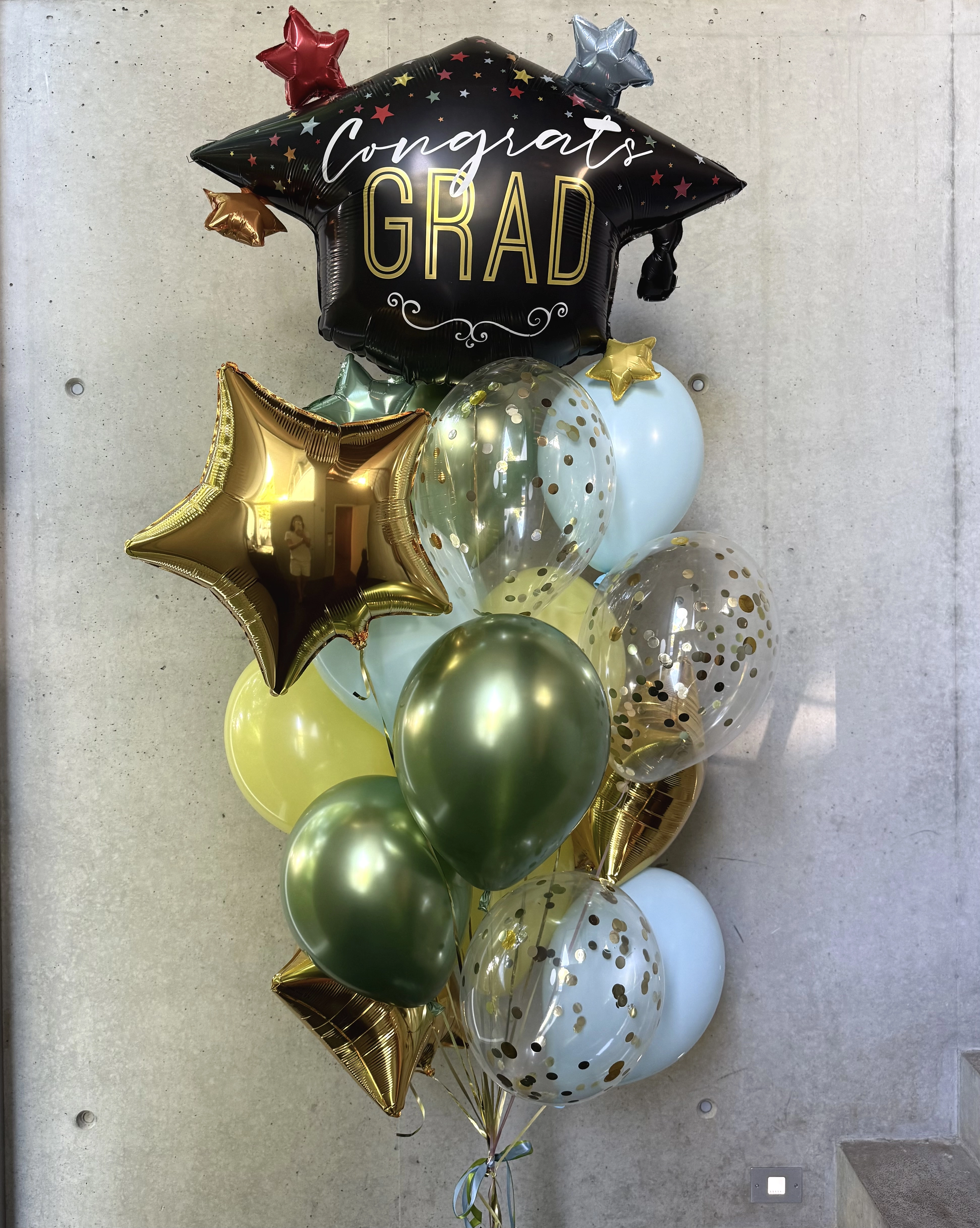 Helium arrangement “Congrats grad!”