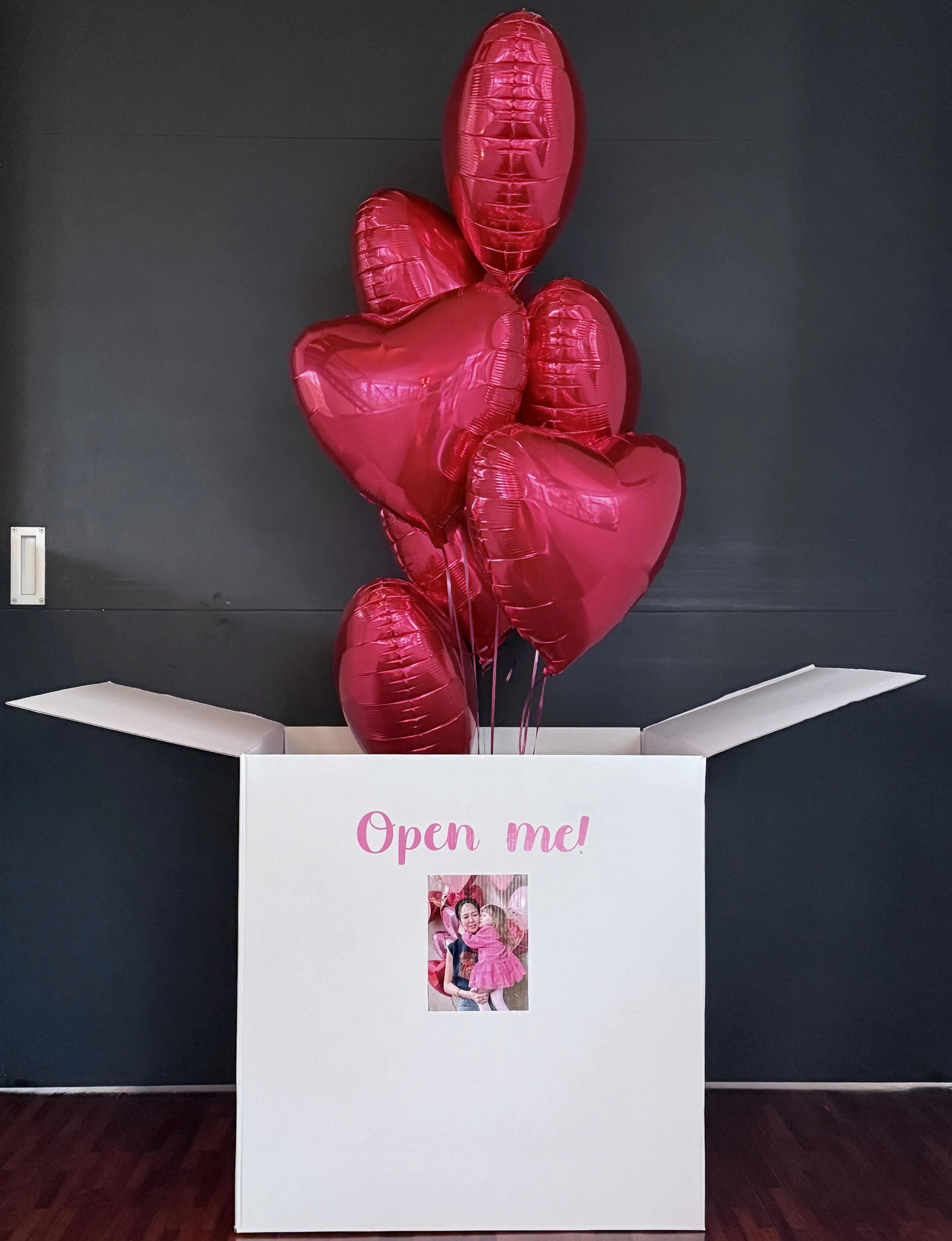 Box with photo and text + 7 hearts inside