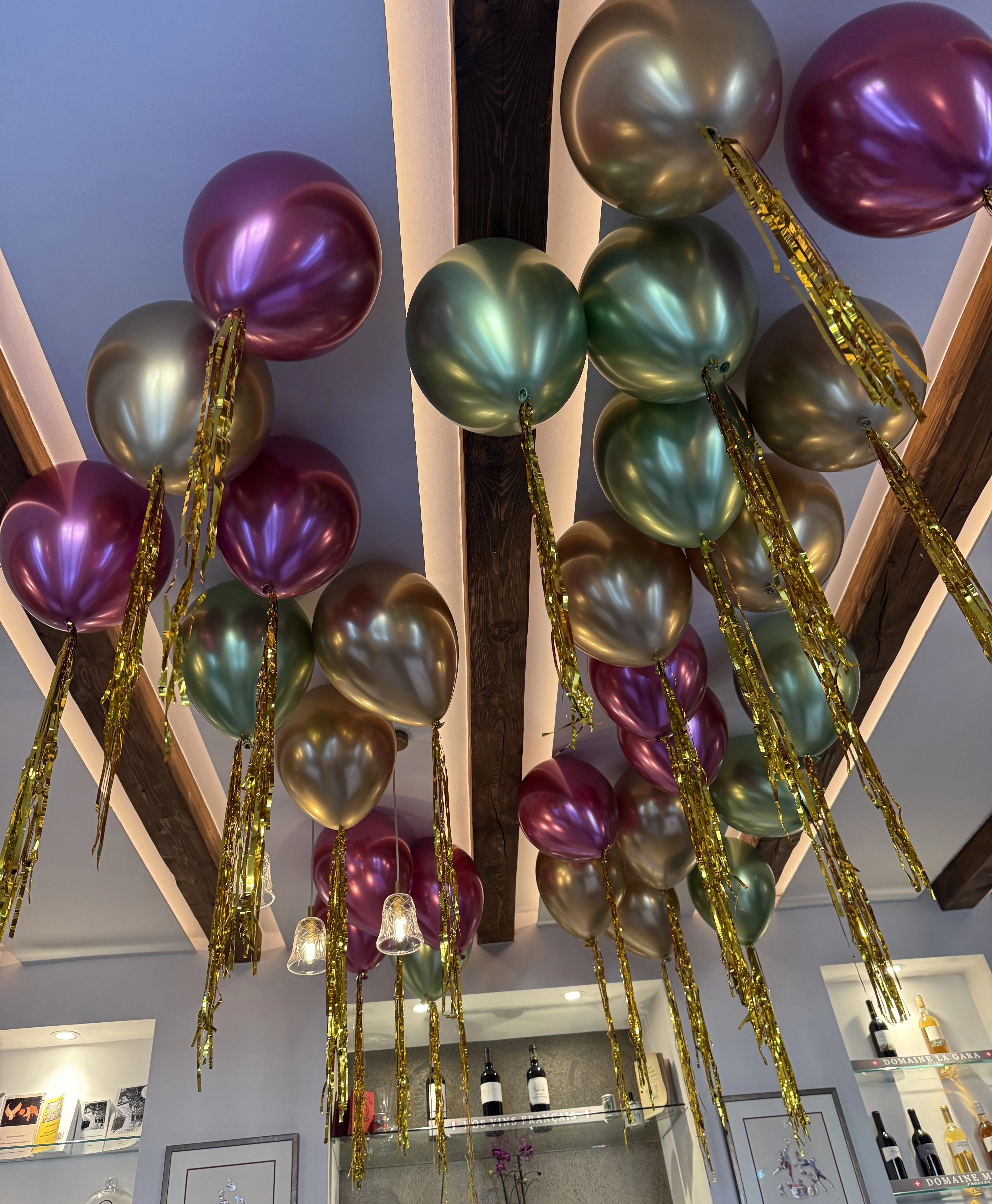 28 ceiling chrome balloons with shiny tassels 