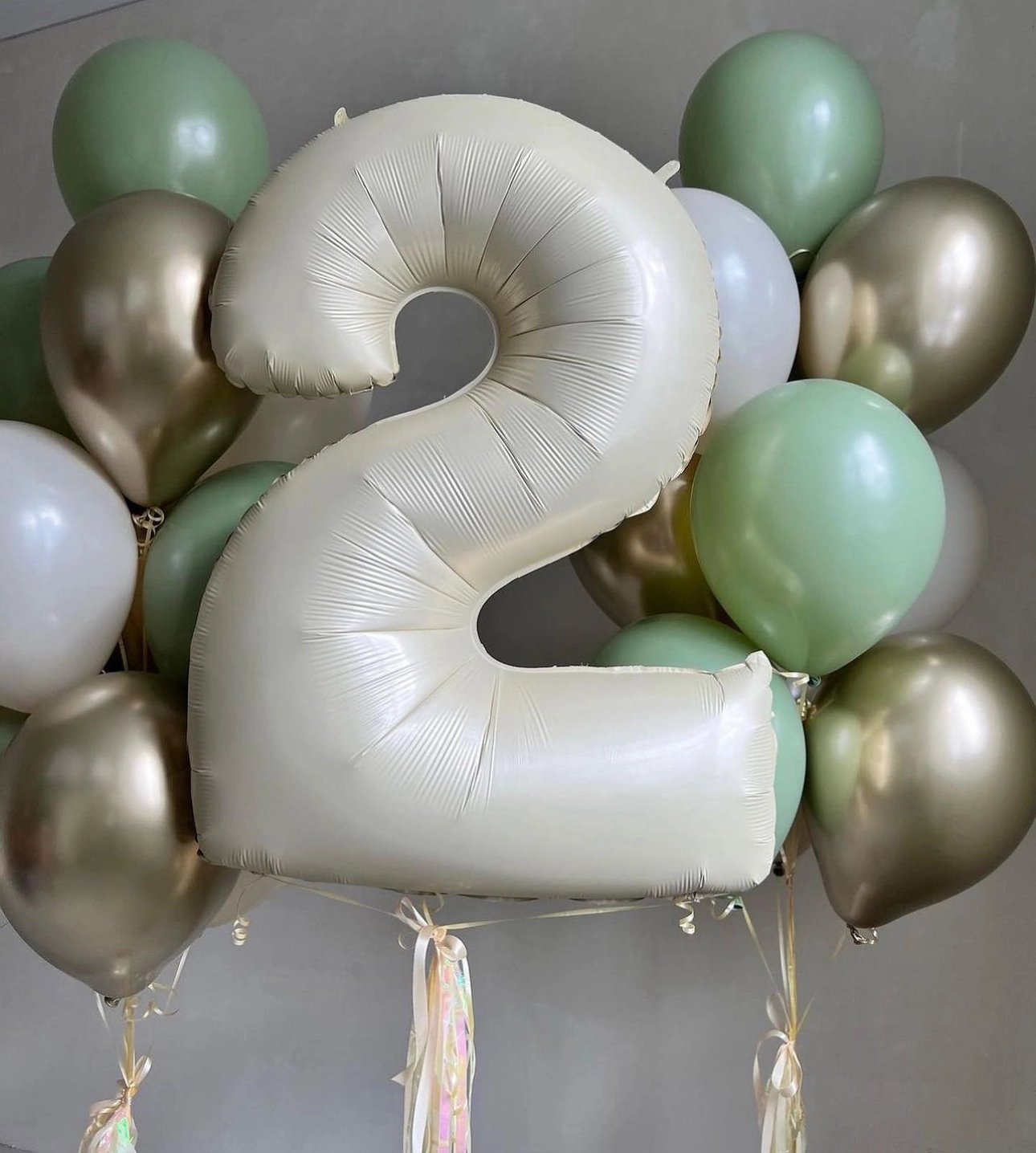 Balloon set with number(s) and 2 bouquets