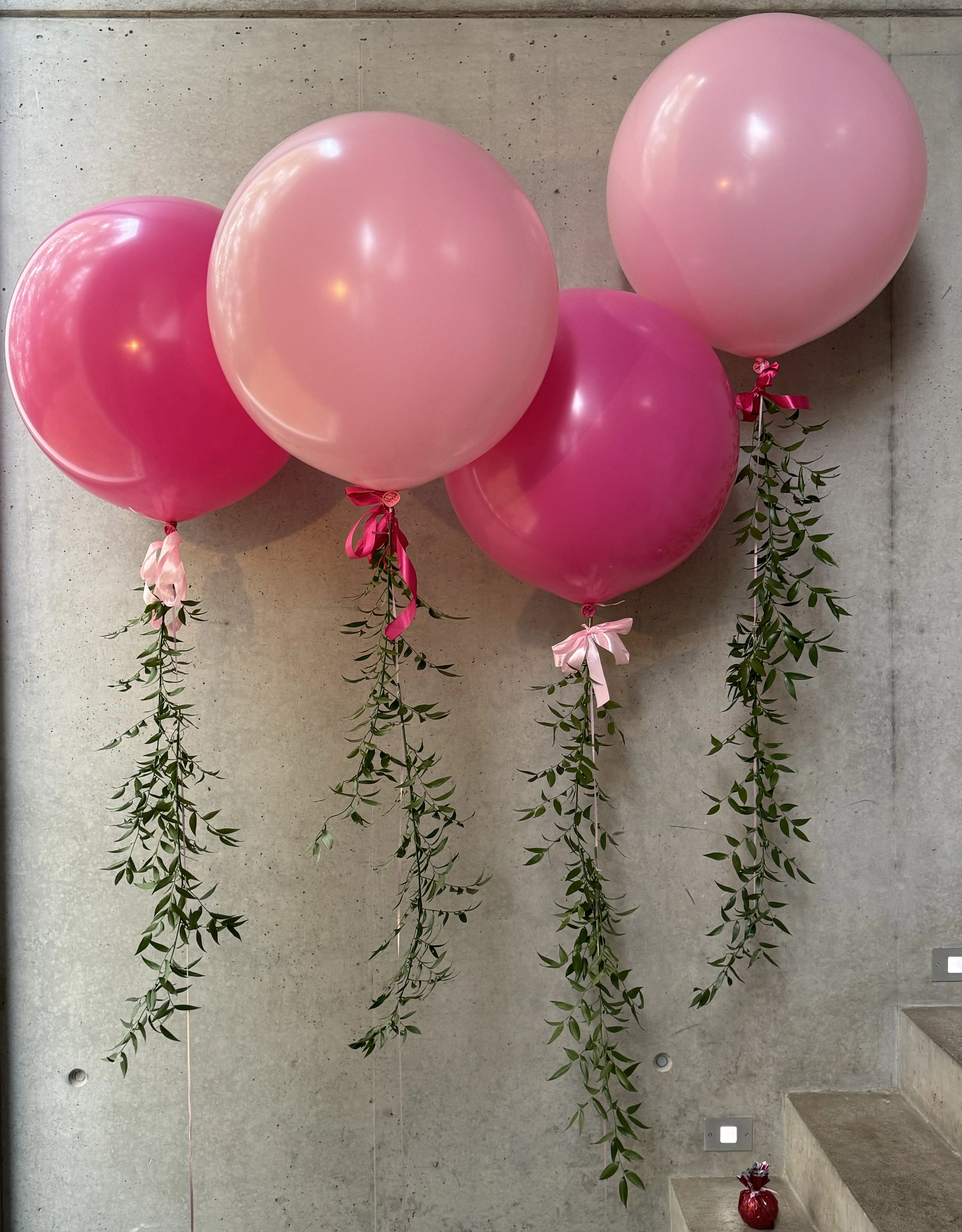 Set of 4 XL balloons with ruscus “Boho”
