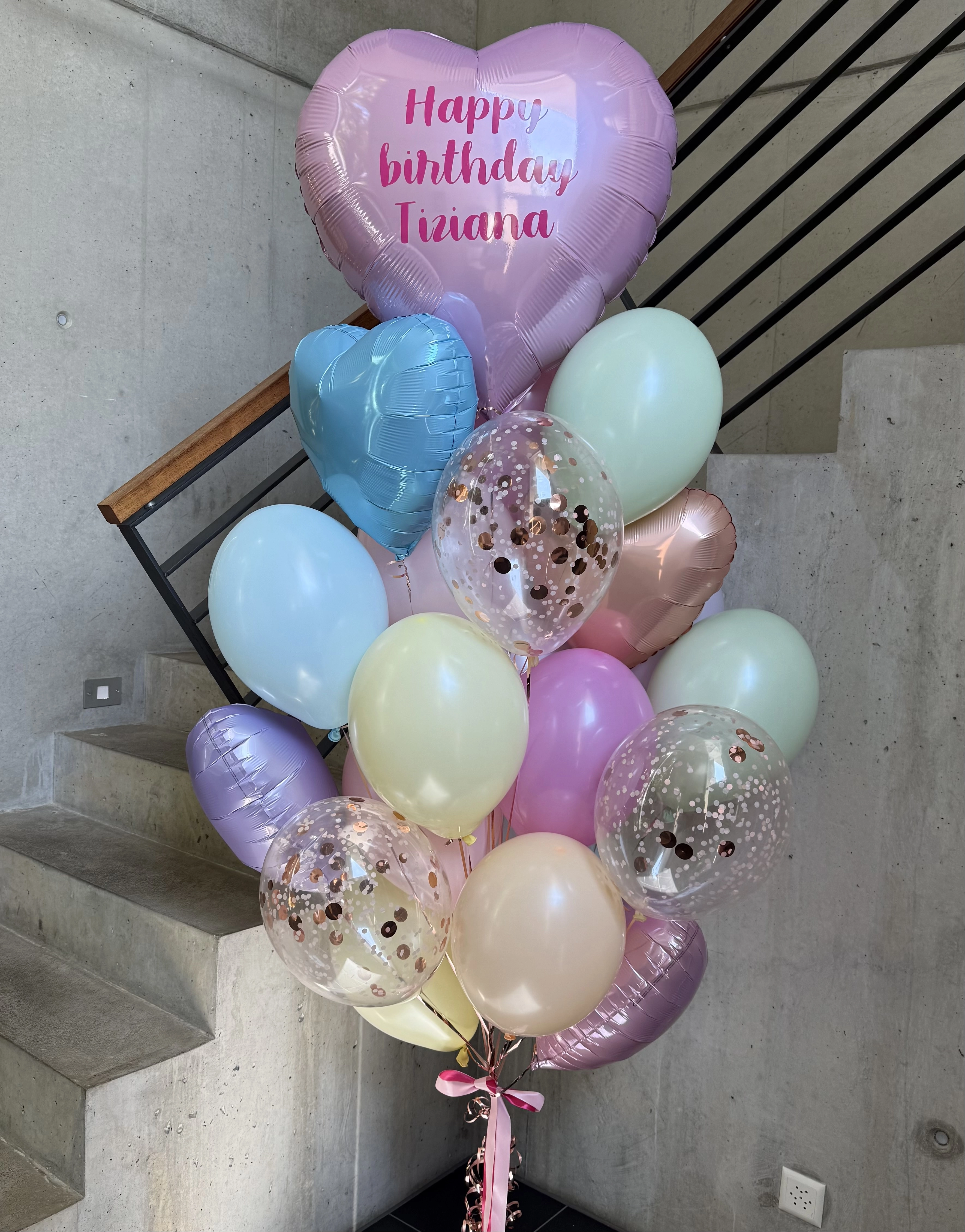 Giant Personalizable Surprise Balloon Compositions