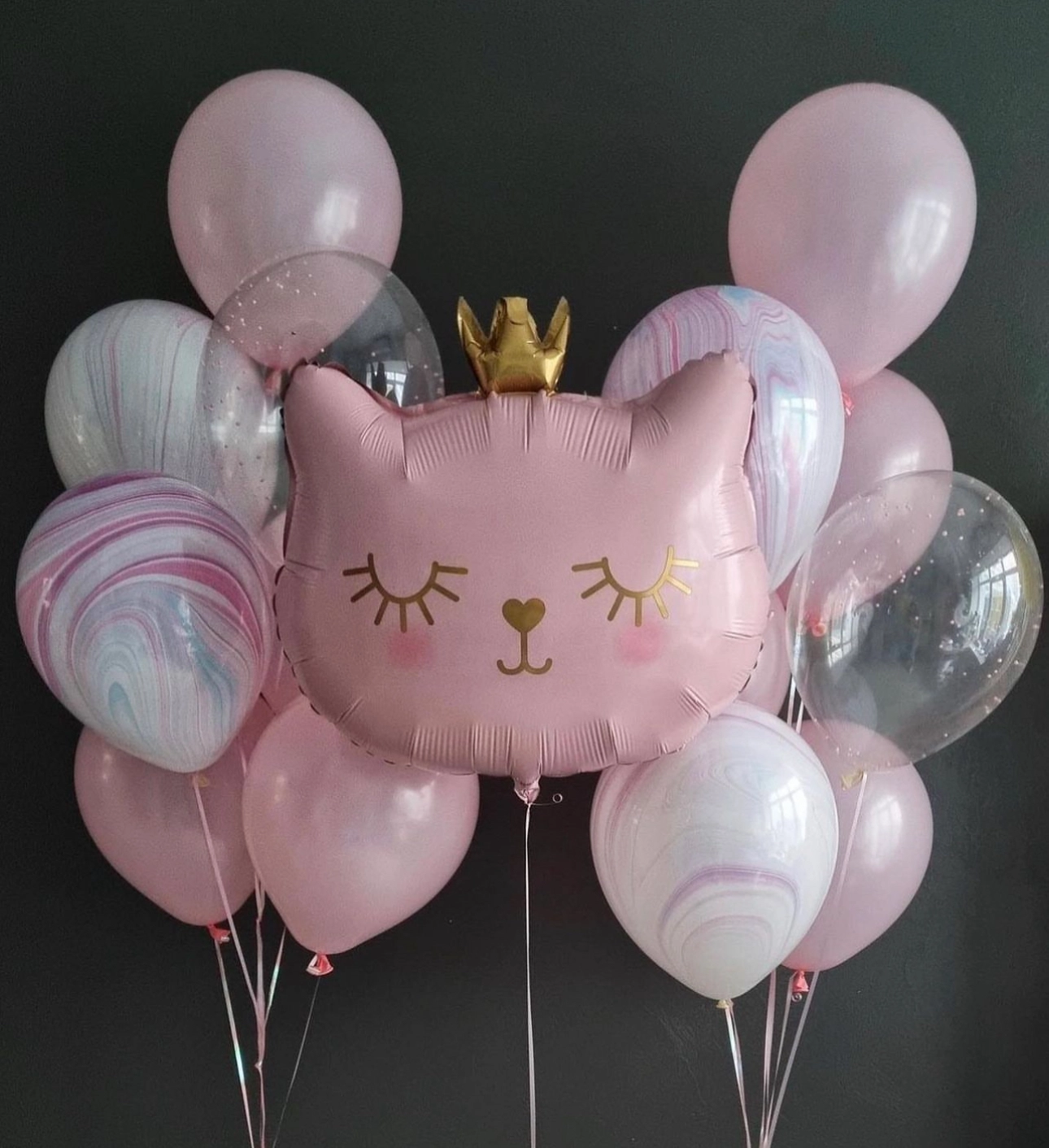 Balloon set with 2 bouquets and a shape