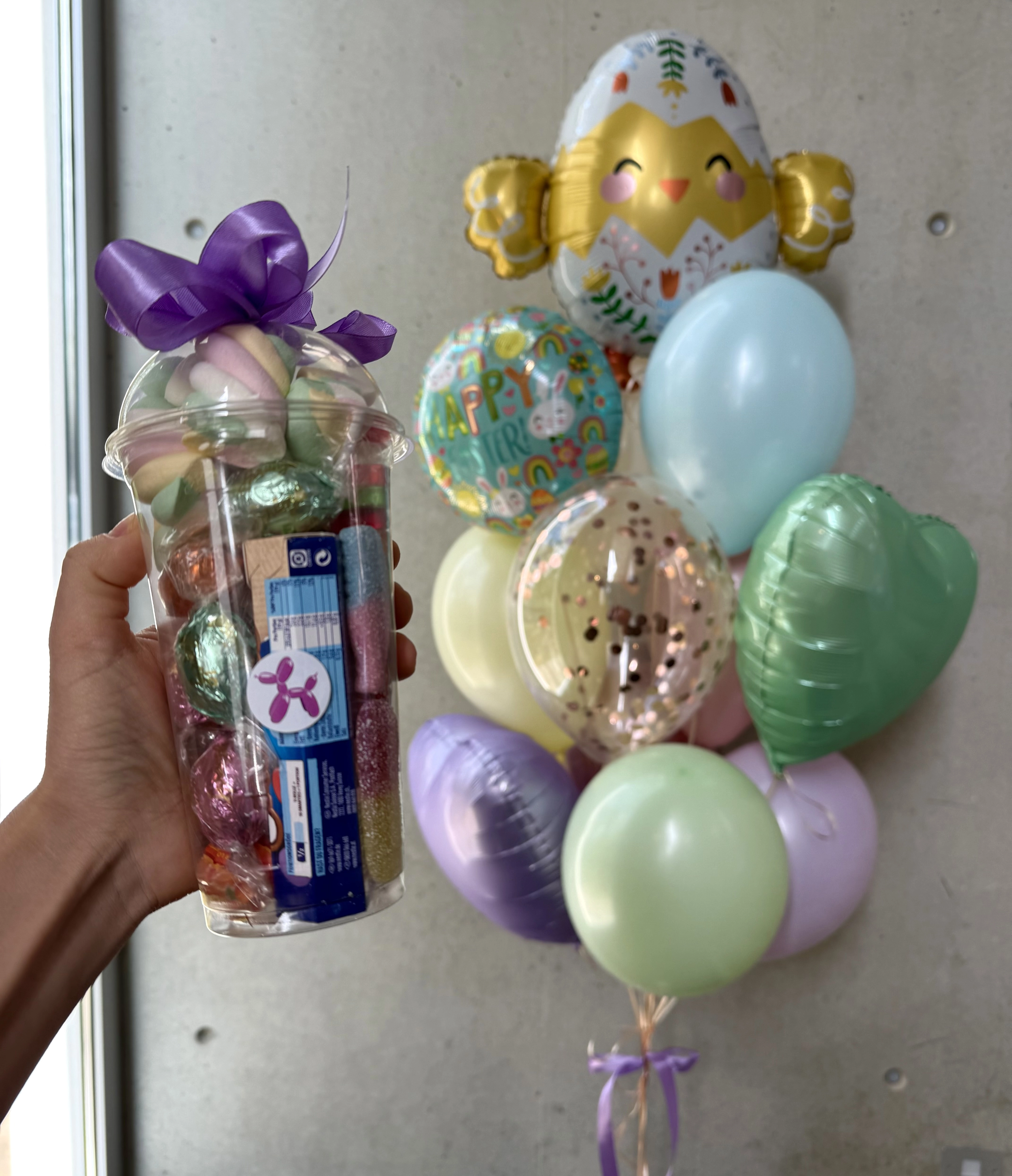 Easter balloon bouquet + Jar of joy