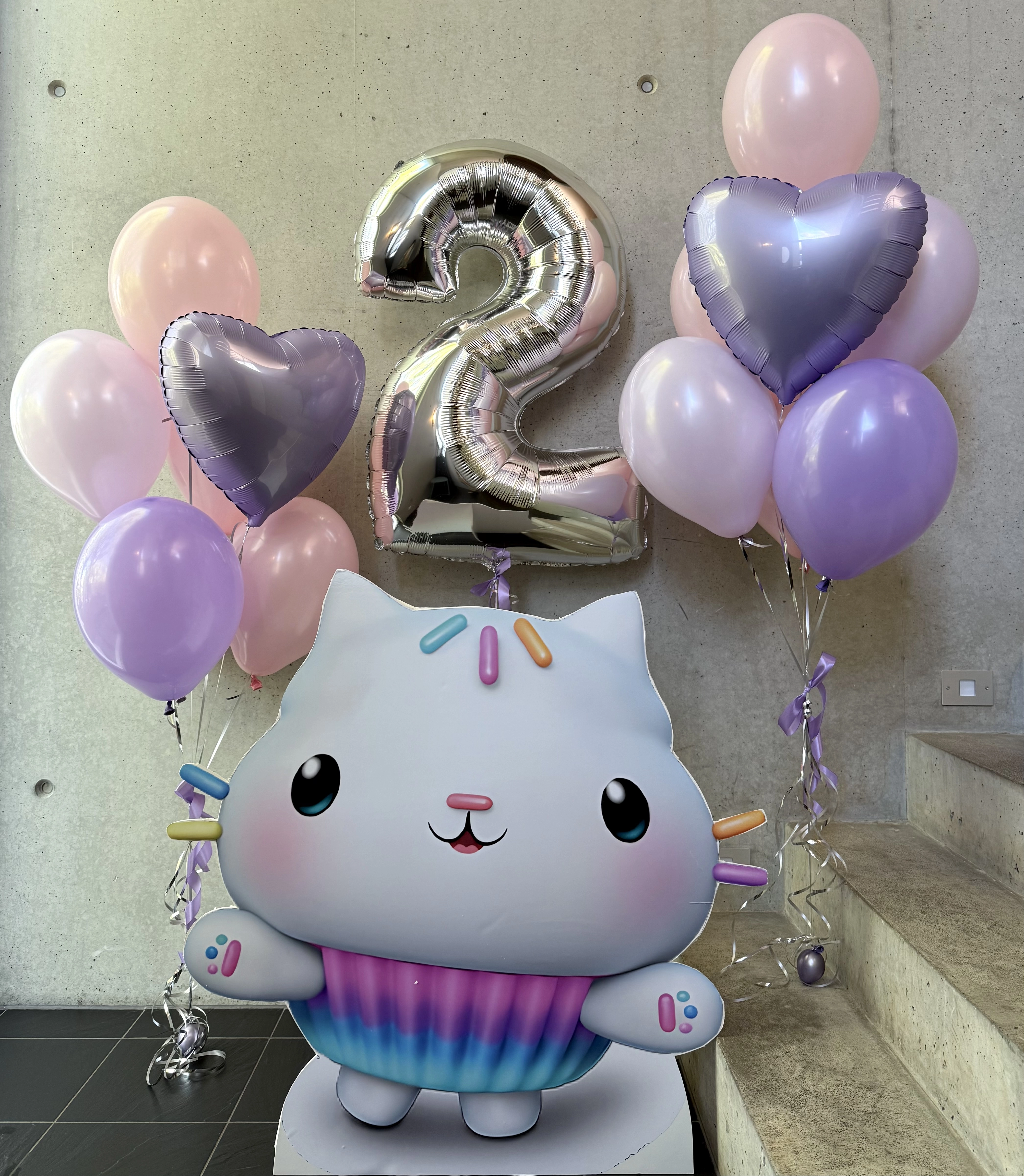 Balloon Set + Personalized cardboard cutout (Any character)